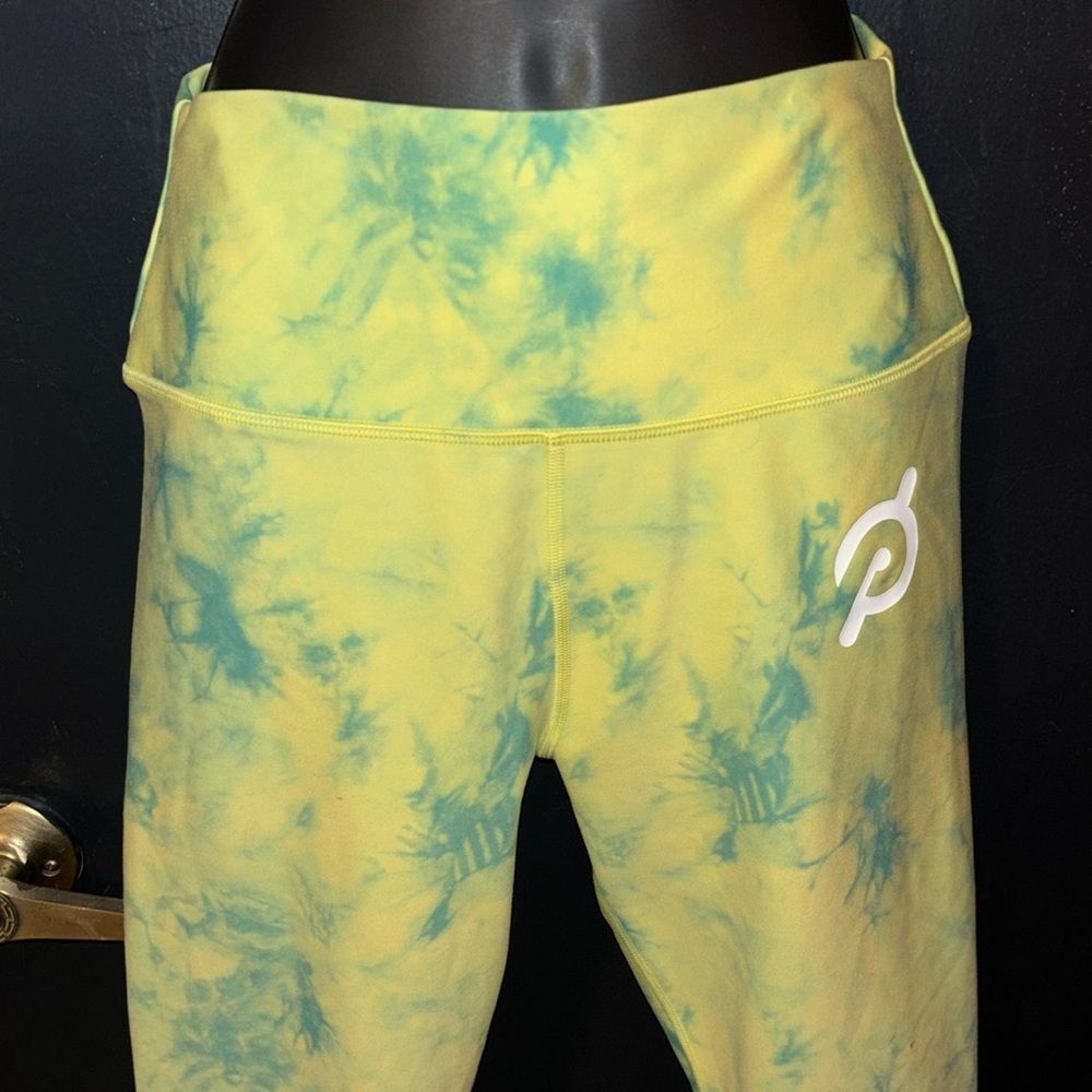 Peloton cadent capri leggings. Sz M athletic, sportswear, gym, aerobics